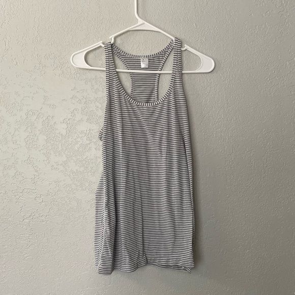 GAP Tops - GapFit gray and white striped tank